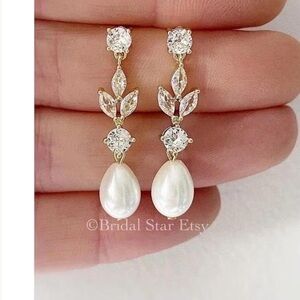 Elegant Gold and Pearl Drop Earrings